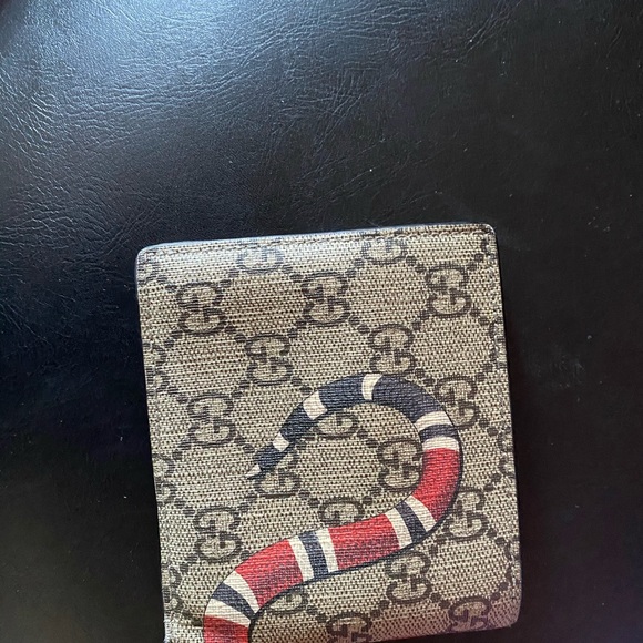 Gucci snake coin wallet - Picture 3 of 7
